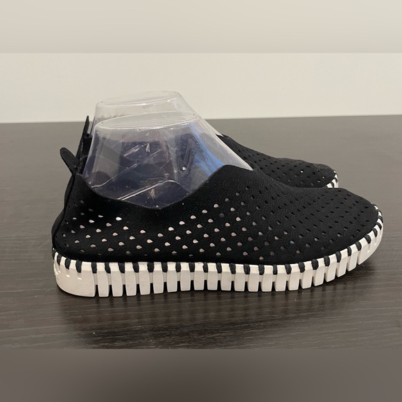 Ilse Jacobsen Tulip Perforated Slip On Sneaker Black Women’s EU 37 US 6.5-7 - Picture 3 of 10
